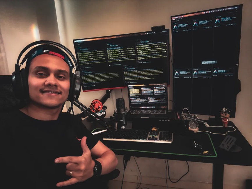 Setup de JhonatanAza: Encontrei uma live do Laschuk. Achei o cara muito transparente e totalmente fora da curva.